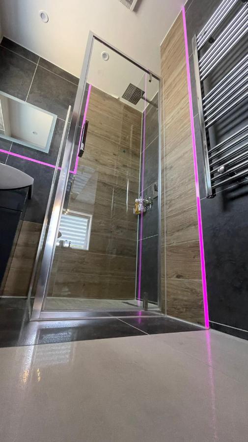 #4 Tgha Luxury One Bedroom Apartment In Athlone Exterior photo